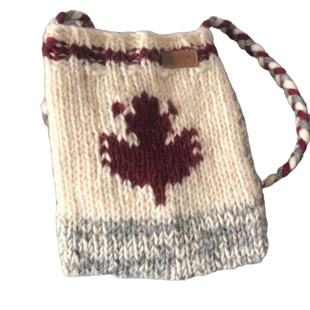 Canadian wool crossbody hand knit